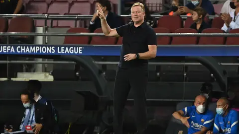 Barcelona coach Ronald Koeman gestures on the touchline during the UEFA Champions League group E soccer match between FC Barcelona and Bayern Munich at Camp Nou Stadium. Photo: Sven Hoppe/dpa