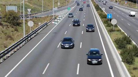 Undated photograph of vehicles traveling on a Spanish highway. Photo: Diego Bauza/Pixabay.