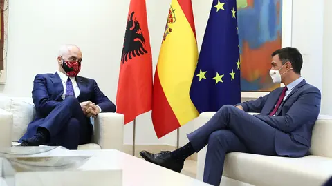 4-10-2021 Prime Minister Pedro Sánchez received a visit from the Prime Minister of the Republic of Albania, Edi Rama. Photo: La Moncloa.