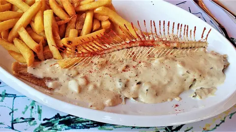 Fish potatoes fries by Pixabay