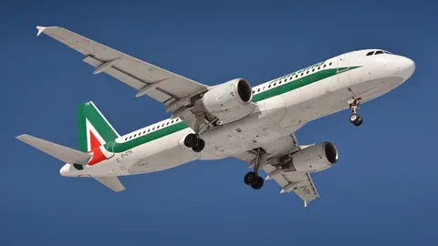 An Alitalia aircraft in flight. Photo: Pixabay.
