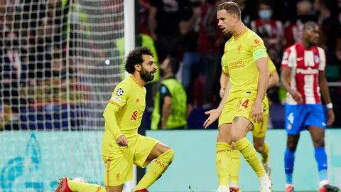 19 October 2021, Spain, Madrid: Liverpool's Mohamed Salah celebrates scoring his side's second goal during the UEFA Champions League Group B soccer match between Aletico Madrid and Liverpool at Wanda Metropolitano Stadium. Photo: Ruben Albarran/ZUMA Press Wire/dpa
