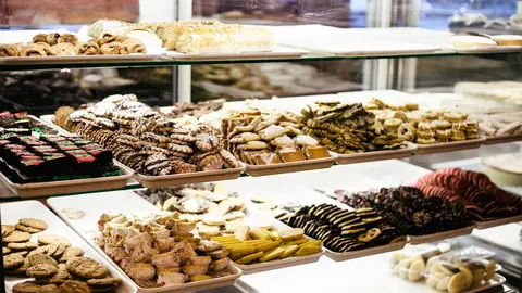 cakes sweets bakery by Pixabay.