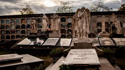 01 November 2021, Spain, Barcelona: A general view of sculptures decorating tombs of the Poblenou cemetery on All Saints Day, a Catholic holiday dedicated to the memory of the deceased. Photo: Jordi Boixareu/ZUMA Press Wire/dpa