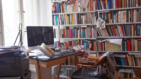 View of the workplace of Ruzicska, one of the two publishers of secession Verlag. This year, the Great Berlin Publishing Prize goes to Secession Verlag. Photo: Jörg Carstensen/dpa