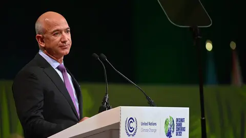 02 November 2021, United Kingdom, Glasgow: Amazon founder Jeff Bezos speaks at the Leaders' Action on Forests and Land-use event during the UN Climate Change Conference (COP26) at the Scottish Event Campus (SEC). Photo: Paul Ellis/PA Wire/dpa.