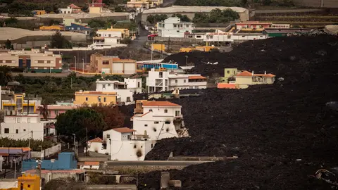 17 November 2021, Spain, La Palma: A general view of the lava of the old summit volcano from the Montana in the municipality of La Laguna, during the media visit to several exclusion zones in La Laguna on La Palma, Santa Cruz de Tenerife, Canary Islands. Photo: Kike Rincón/EUROPA PRESS/dpa.