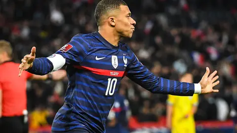 13 November 2021, France, Paris: France's Kylian Mbappe celebrates scoring a goal during the 2022 FIFA World Cup European qualifiers Group E soccer match between France and Kazakhstan at Parc des Princes stadium. Photo: Matthieu Mirville/ZUMA Press Wire/dpa.