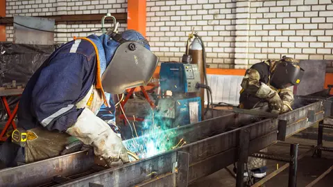 welding welder factory industry by Pixabay.