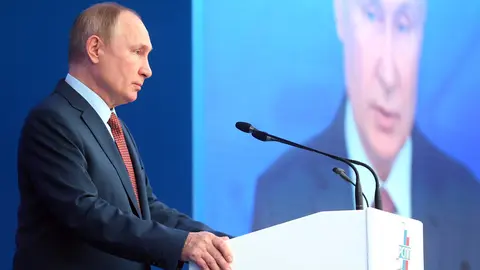 17 December 2021, Russia, Moscow: Russian President Vladimir Putin delivers a speech during a Congress of the Russian Union of Industrialists and Entrepreneurs (RSPP). Photo: -/Kremlin/dpa - ATTENTION: editorial use only and only if the credit mentioned above is referenced in full.