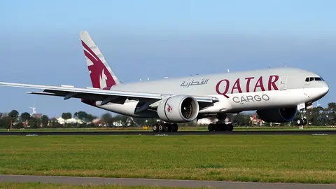 Qatar airways aircraft boeing 777 by Pixabay.