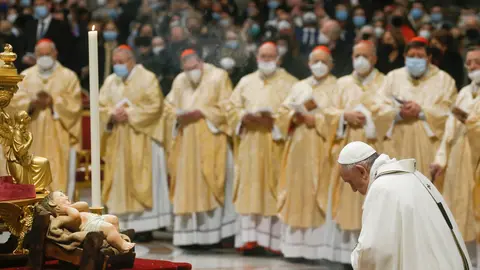 24 December 2021, Vatican, Vatican City: Pope Francis leads the Christmas Holy Mass in Saint Peter's Basilica. Photo: Fabio Frustaci/ANSA via ZUMA Press/dpa.