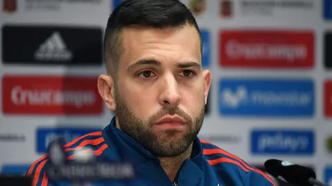 FILED - 22 March 2018, Duesseldorf: Spanish player Jordi Alba attends a press conference ahead of Friday's international soccer friendly match between Spain and Germany, at the Paul-Janes-Stadion in Duesseldorf. Barcelona announced today, Tuesday, that defender Jordi Alba has tested positive for the Coronavirus. Photo: Federico Gambarini/dpa,