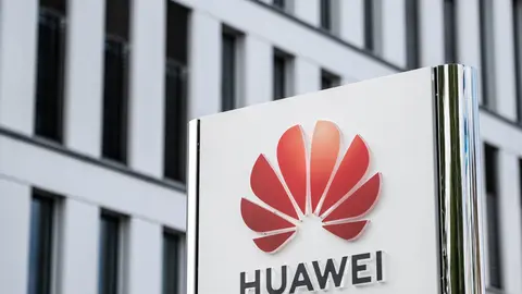 FILED - 18 August 2020, North Rhine-Westphalia, Duesseldorf: View of the Huawei Germany headquarters in Duesseldorf. Chinese technology company Huawei expects sales to fall by almost 30 per cent in 2021. Photo: Marius Becker/dpa.