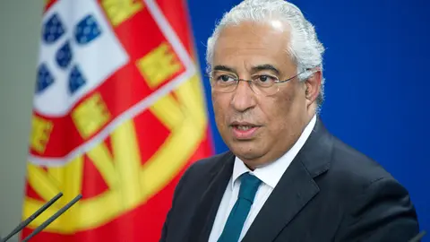 FILED - 05 February 2016, Berlin: Portuguese Prime Minister Antonio Costa speaks during a press conference with German Chancellor Angela Merkel after their meeting at the Federal Chancellery. Four weeks before parliamentary elections in Portugal, Prime Minister Antonio Costa has approved a hike in the monthly minimum wage. Photo: Bernd von Jutrczenka/dpa.