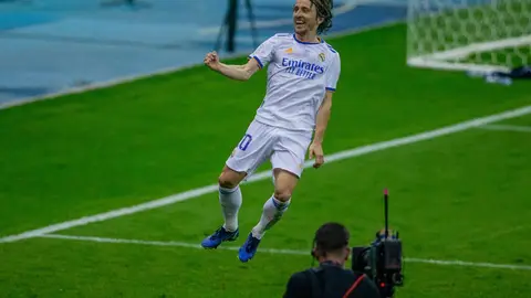 16 January 2022, Saudi Arabia, Riyadh: Real Madrid's Luka Modric celebrates scoring his side's first goal during the Spanish Super Cup (Supercopa de Espana) final soccer match between Athletic Club and Real Madrid CF at King Fahd Stadium. (best quality available) Photo: -/Saudi Press Agency/dpa.