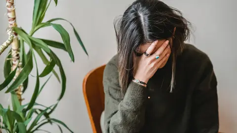 Young woman sad dissapointment by Pexels.