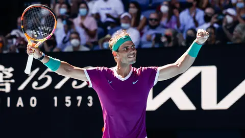 19 January 2022, Australia, Melbourne: Spanish tennis player Rafael Nadal celebrates after winning his Second Round Men’s Singles tennis match against Germany's Yannick Hanfmann on Day 3 of the 2022 Australian Open at Melbourne Park. Photo: Frank Molter/dpa.