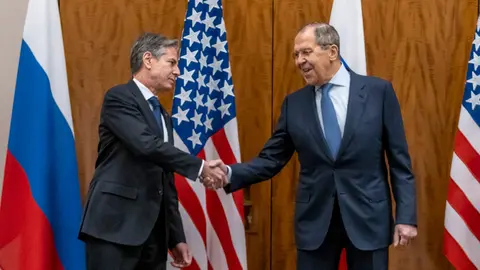 HANDOUT - 21 January 2022, Switzerland, Geneva: US Secretary of State Antony Blinken and Russian Foreign Minister Sergey Lavrov shake hands before their talks over Ukraine, in Geneva. Photo: Ronny Przysucha/US Department of State/dpa - ATTENTION: editorial use only and only if the credit mentioned above is referenced in full.
