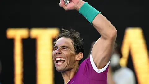 25 January 2022, Australia, Melbourne: Spanish tennis player Rafael Nadal celebrates after defeating Canada's Denis Shapovalov during their men's singles quarter-final tennis match on Day 9 of the 2022 Australian Open at Melbourne Park. Photo: Dean Lewins/AAP/dpa.