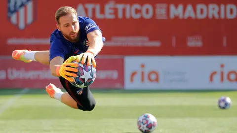 FILED - 29 July 2020, Spain, Madrid: Atletico Madrid goalkeeper Jan Oblak in action during a training session in Madrid. Oblak tested positive for Coronavirus Photo: Alexander Marin/Atletico Madrid/dpa - ACHTUNG: Nur zur redaktionellen Verwendung und nur mit vollständiger Nennung des vorstehenden Credits,