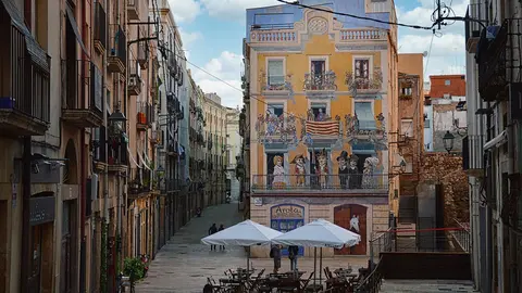 Building-facade-house-appartment-by-Pixabay