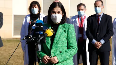 28 January 2022, Spain, Palma: Spanish Health Minister Carolina Darias (C) speaks during a press confernece during her visit to the Son Llatzer University Hospital. Photo: Isaac Buj/EUROPA PRESS/dpa.
