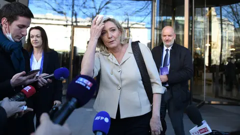 29 January 2022, Spain, Madrid: Marine Le Pen, leader of the French nationalist National Rally party, speaks to media during a joint meeting of leading representatives of conservative and right-wing populist parties. The two-day summit organised by Vox, Spain's far-right party, is to continue the work begun at the "Warsaw Summit" last December. Photo: Fernando Sanchez/Europapress/dpa.