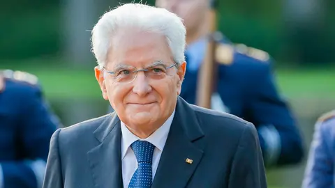 FILED - 11 October 2021, Berlin: Italian President Sergio Mattarella welcomed by German President Frank-Walter Steinmeier ahead of their meeting at Bellevue Palace. Italian deputies have re-elected Sergio Mattarella as president, according to local media, ending a week of quarrelling between the nation's political parties. Photo: Christoph Soeder/dpa.