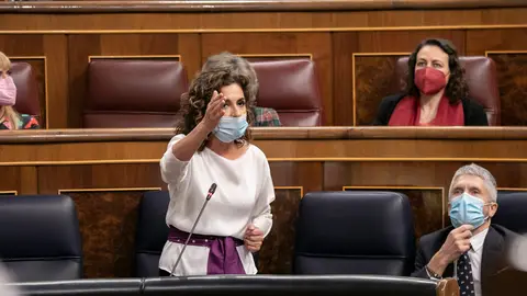 22/12/2021. Finance Minister María Jesús Montero speaks at the lower house of Parliamente (Congreso de los Diputados). Photo: Eva Ercolanese/PSOE.