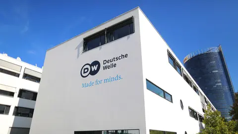 FILED - 07 September 2016, North Rhine-Westphalia, Bonn: A general view of the offices of Deutsche Welle in Bonn. Russia is banning German international broadcaster Deutsche Welle, closing its Moscow bureau and revoking the accreditation of its journalists, the Foreign Ministry in Moscow said, after Germany blocked Russian TV channel RT DE. Photo: picture alliance / dpa.