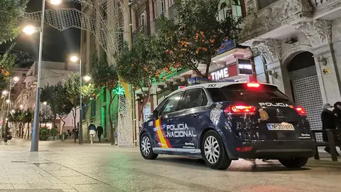 A national police patrol car at night in a Spanish city. Photo: @Policia/Twitter.