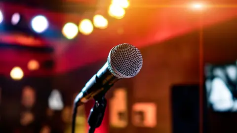 karaoke microphone by Pixabay.