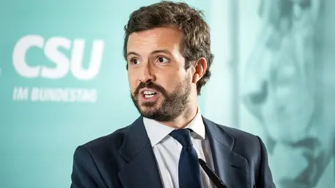 02 February 2022, Berlin: Pablo Casado, chairman of the Spanish Partido Popular party, speaks at the start of the closed-door meeting of the Christian Social Union (CSU) parliamentary group at the German Bundestag. The traditional winter retreat was supposed to take place at the beginning of January, but had to be postponed due to several corona cases. Photo: Bernd von Jutrczenka/dpa.