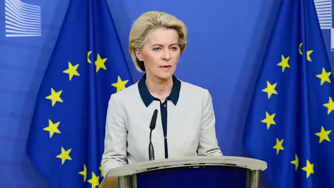 HANDOUT - 24 February 2022, Belgium, Brussels: European Commission President Ursula von der Leyen speaks at a press conference on Russia's aggression against Ukraine. Photo: Dati Bendo/European Commission/dpa - ATTENTION: editorial use only and only if the credit mentioned above is referenced in full.