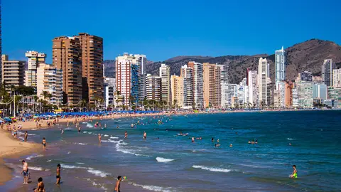 A general view of the Benidorm beach, a popular tourist destination. Photo: Pexels.