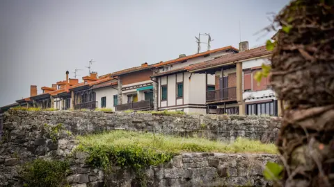 Residential homes in Hondarribia. Photo: Pablo Morilla.
