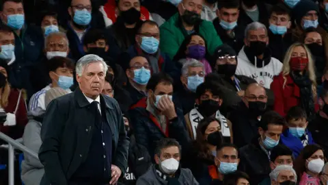 05 March 2022, Spain, Madrid: Real Madrid coach Carlo Ancelotti stands on the touchlines during the Spanish La Liga soccer match between Real Madrid and Real Sociedad at Santiago Bernabeu Stadium. Photo: Pablo Garcia/DAX via ZUMA Press Wire/dpa.