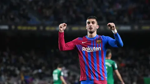 13 March 2022, Spain, Barcelona: Barcelona's Ferran Torres celebrates scoring his side's second goal during the Spanish La Liga soccer match between FC Barcelona and CA Osasuna at Camp Nou. Photo: Sara Arib/PX Imagens via ZUMA Press Wire/dpa.