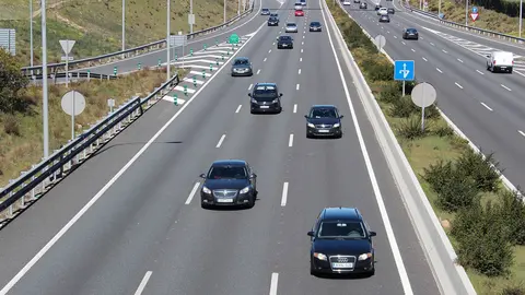 Cars driving on a highway in Madrid. Photo: Pixabay/File Photo.