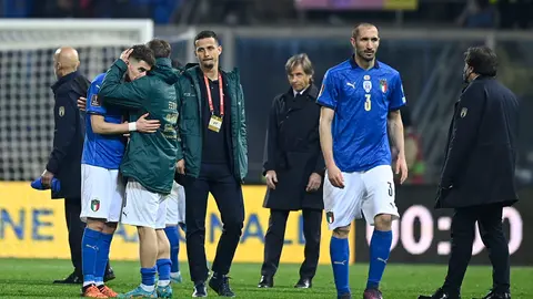 24 March 2022, Italy, Palermo: Italy players look dejected after the FIFA World Cup Qualifiers semi final soccer match between Italy and North Macedonia at Stadio Renzo Barbera. Photo: Fabio Ferrari/LaPresse via ZUMA Press/dpa.