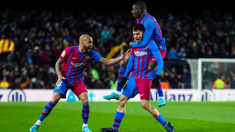 03/04/2022 Barcelona's Pedri (C) celebrates scoring with teammates during the La Liga match against Sevilla at Camp Nou stadium. Photo: @FCBarcelona/Twitter.