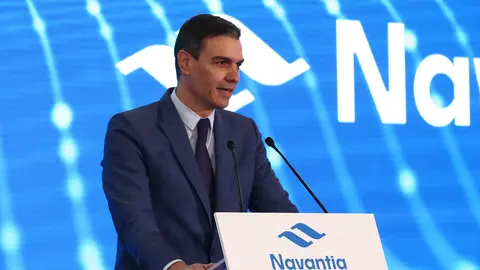 04/06/2022. Prime Minister Pedro Sánchez giving a speech after visiting the Navantia shipyard facilities in Ferrol (A Coruña). Photo: La Moncloa.