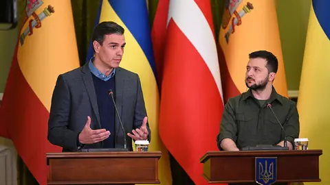 21/04/2022. Prime Minister Pedro Sánchez and the President of Ukraine, Volodímir Zelenski, during the press conference they offered after meeting in Kiev. Photo: La Moncloa.
