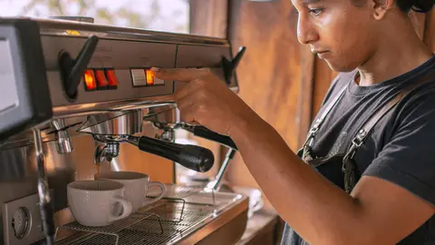 Coffee machine coffee shop cafeteria bar. Photo: Pixabay.
