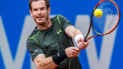 FILED - 03 May 2015, Bavaria, Munich: British tennis player Andy Murray in action against German Philipp Kohlschreiber during their men's singles match at the ATP-Tennis Tournament in Munich. Photo: Marc Müller/dpa.