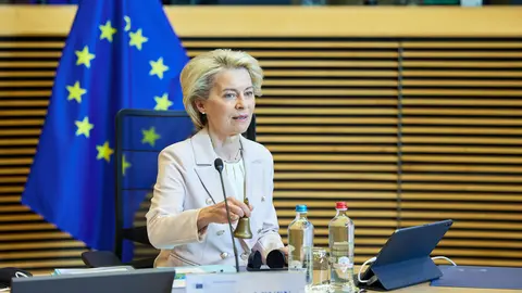 HANDOUT - 27 April 2022, Belgium, Brussels: President of the European Commission Ursula von der Leyen chairs the weekly meeting of the European Commission. Photo: Claudio Centonze/European Commission/dpa - ATTENTION: editorial use only and only if the credit mentioned above is referenced in full.