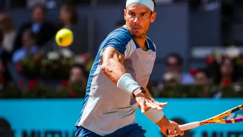 05 May 2022, Spain, Madrid: Spanish tennis player Rafael Nadal in action against Belgium's David Goffin during their men's singles round of 16 match of the Madrid Open tennis tournament at the Manolo Santana stadium. Photo: Matthias Oesterle/ZUMA Press Wire/dpa.