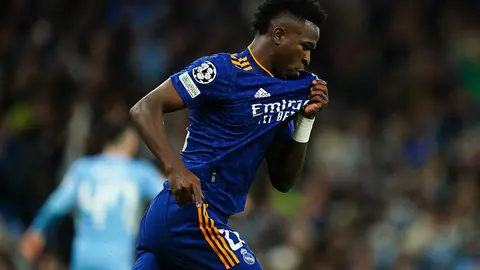 26 April 2022, United Kingdom, Manchester: Real Madrid's Vinicius Junior celebrates scoring his side's second goal during the UEFA Champions League Semi Final, First Leg, soccer match between Manchester City and Real Madrid at the Etihad Stadium. Photo: Mike Egerton/PA Wire/dpa.