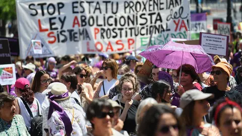 28 May 2022, Spain, Madrid: People take part in a demonstration calling for a ban on prostitution. Photo: Fernando Sánchez/EUROPA PRESS/dpa.